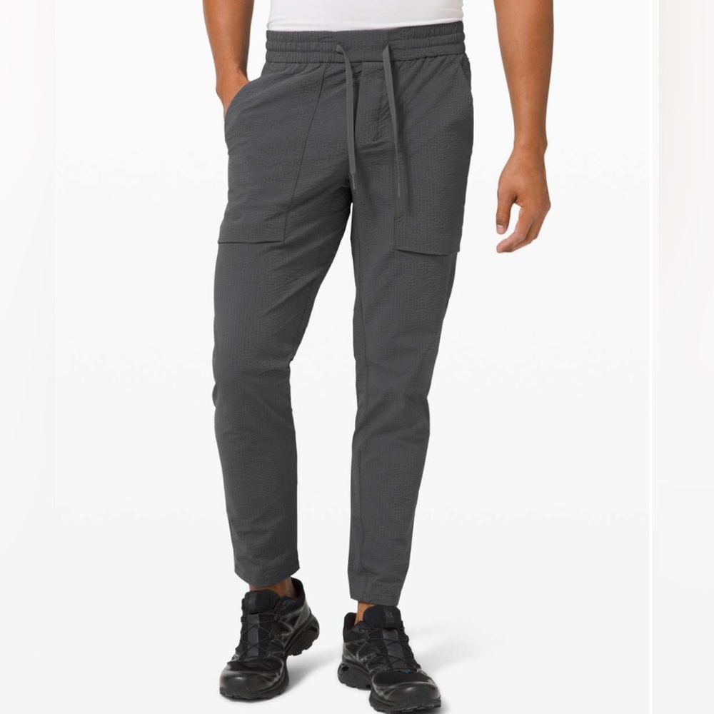Lululemon Man Bowline Pant
Graphite Grey L like new